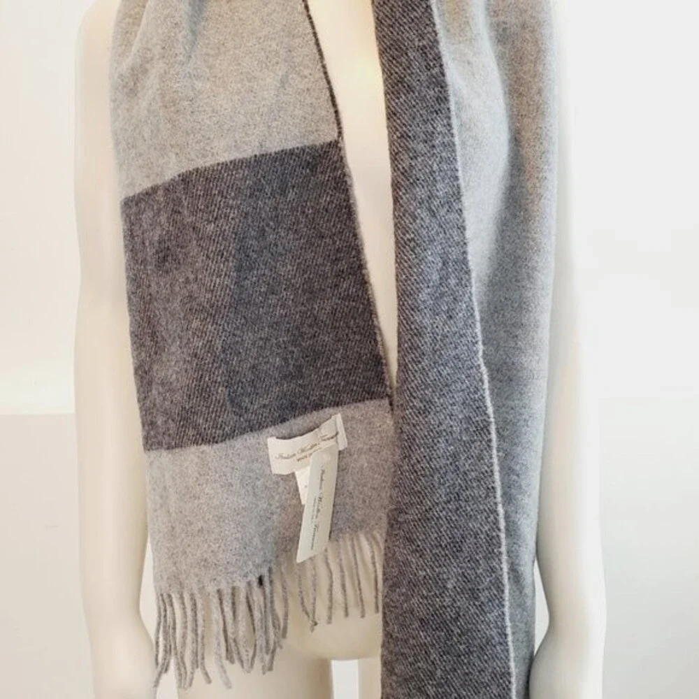 NWT Italian Woolen Treasures Lambswool Scarf Color block‎ Italy 66